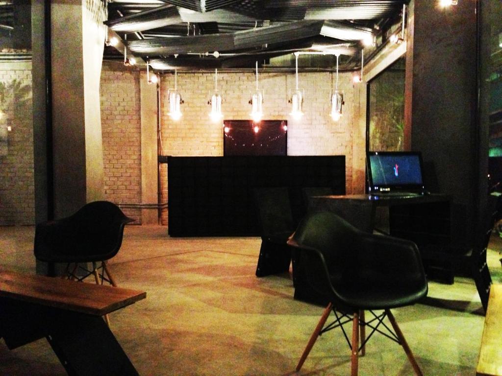 Thrive The Hostel : Patpong By The Belle Bangkok Exterior foto