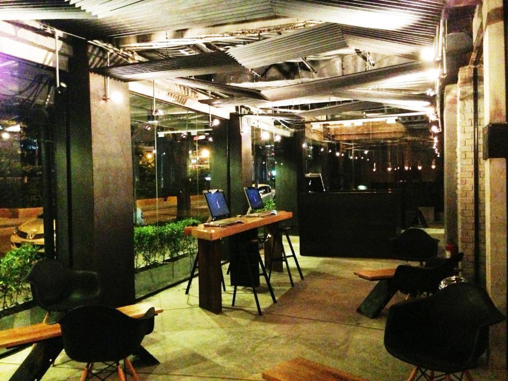 Thrive The Hostel : Patpong By The Belle Bangkok Exterior foto